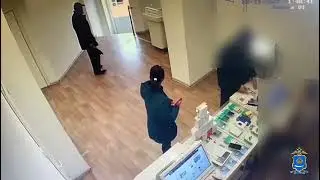 Десять астраханцев отдали паспорта мошенникам и потеряли около миллиона рублей
