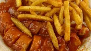 2x Berliner Currywurst & Pommes / Fries