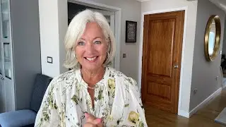 HUGE H & M HAUL IN MY HALL!