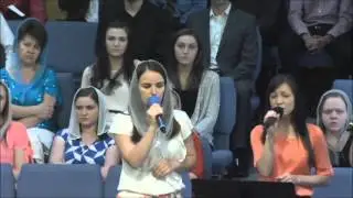 острое жало коснулось лодони