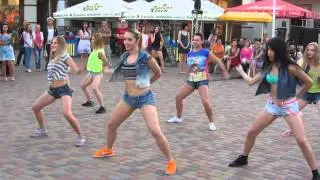Выступление группы Юли Пенч / Реггетон/ Dance Center