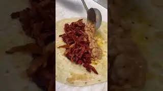 Spicy Chicken Shawarama 😋 #halalfoodsvlogs #shorts #chickenshawarma