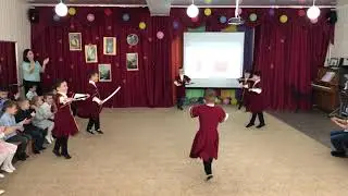 Зажигательный танец на день Коста Хетагурова