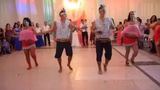 En la boda de Andy y Nelma