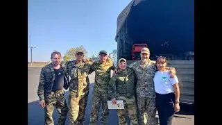 Волонтёр пришёл на помощь ополченцу!