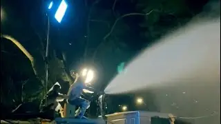 Filmando externa , a noite, com chuva artificial