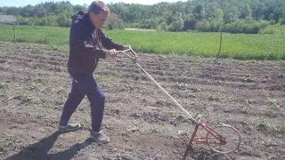 Ручной плоскорез с велосипедной рамы. Manual flat cutter from a bicycle frame.
