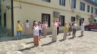 Три, четыре, руки шире  Производственная зарядка