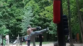 Удары ногами и руками по шинам и мешку 20.08.24