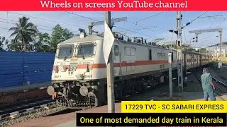 17229 TIRUVANANTPURAM CENTRAL - SECUNDERABAD JN SABARI EXPRESS ARRIVING AT KOLLAM JN.