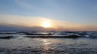В чём причина приливов-отливов на водохранилище? Ширина Волги тут 12 км
