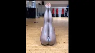 Workout in Glossy Pantyhose