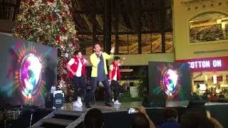 Gary V with The Mnvrs @ Evia Lifestyle Center 12/2/17 “SaYaweh”