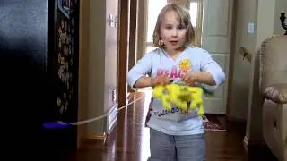 Эля танцует