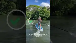 Weight placement is very important when turning a paddle board. Julie shows us how… #paddleboarding