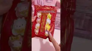 sanrio lucky cat blind bag 🍀#sanrio #unboxing#asmr#hellokitty#kawaii #blindbag#desk#stationery#kpop