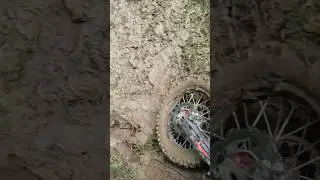 ЛОВУШКА ИЗ БОЛОТА 💩 #enduro #гонка #ущелье #лешего #bike zuumav #moto #всевэндуро #shorts