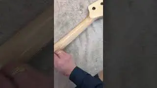 Applying oil finish to a short scale #bassguitar neck #luthiery #luthier #bass  #bassist #luthiery