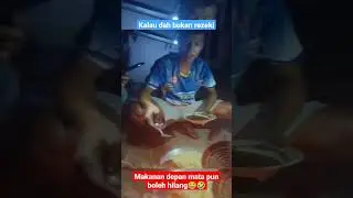 Santai makan meggi dulu... Perut lapar.. 🤣😂 #shorts