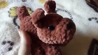 Плюшевый вязаный щеночек