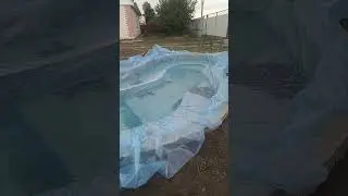 Набираємо воду в басейн
