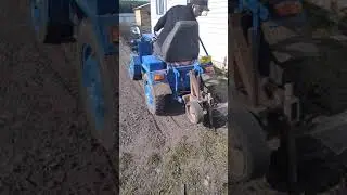Вспашка земли минитрактором