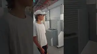 Дети на выставке абстракционистов Севастополь. Посвящение Кандинскому.