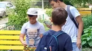 Раздаю листовки ESL One Colonge
