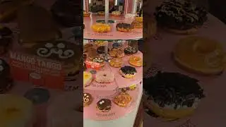 Voodoo Donut: Denver Airport