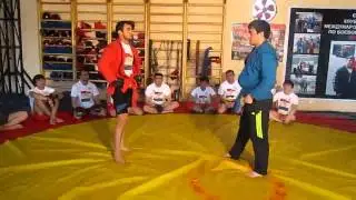 Расул Бокиев проводит мастер класс для спортсменов по боевому самбо 0