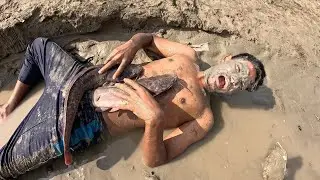 Best Hand Fishing Catfish in Canal (New Fish Catching Video 2024)