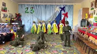 Танец «Пацаны стоят в строю»