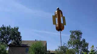 Cool idea 👍🔥from a bottle. Pinwheel, windmill from a plastic bottle. Bird scarer.