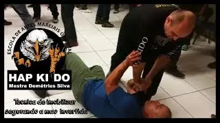 Técnica De Imobilizar Segurando a Mão Invertida