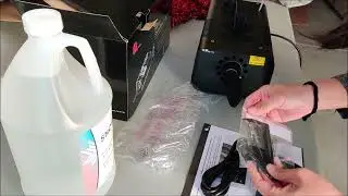 1byone 650W Snow Machine Wired Remote Control Great Machine for Kids, Parties, Parades unboxing vid