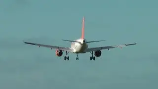 PLANE LANDING - Easyjet - Innsbruck to Bristol - Airbus A319 - Clear Blue Sky