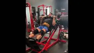 BODYBUILDER Chris BUMSTEAD Heavy Weight Leg WORKOUT | Simply Bodybuilding #shorts #legworkout