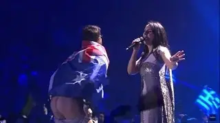 ПАРЕНЬ НА НА ЕВРОВИДЕНИЕ 2017  БЕЗ ТРУСОВ С ГОЛОЙ ЖОПОЙ!