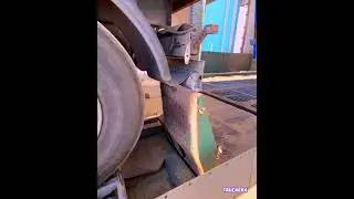 Чуть крылья не оторвал при разгрузки