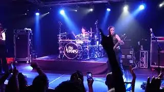 The Warning - Survive outro live at Barcelona