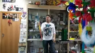 Радужная трость превращается в цветочный куст.
