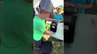 MA405 Portable Moisture Analyzer Demo by Caden