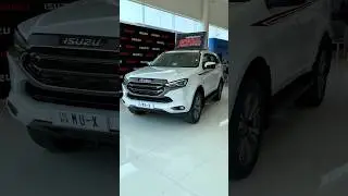 The New ISUZU MU-X 2024 #2024 #isuzu2024 #isuzumux2024 #autoshow #newcar #supercars #luxurycar