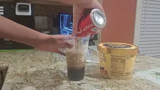 How To Make Your Homemade Coke Float