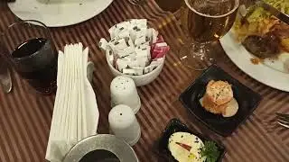 Вибрали нарешті...і...обжерлися, бо ще до того була з'їдена Hähnchensuppe...