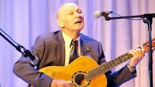 Павел Ерошенко на концерте посвященному Дню Победы