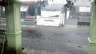 Kejadian langka, Hujan Es Batu dan Angin Kencang