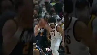 Joe Ingles is a savage man 😂😂 This man plays it off like it was an accident 😂😅 