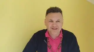 Если от женщины "воняет" обидами и глупостью. Благополучное говно с макияжем. Ей нужна тайная власть