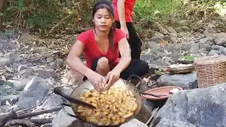 Yummy Cooking Worm and Eggs for juggle survival food and Eating Tasty 